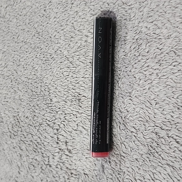 Bundle 2/$12 Avon Ultra Glazewear Fiery Red Lip Gloss - Picture 1 of 3